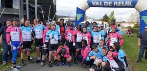 Dix jeunes de l'EPIDE en tandem avec des sportifs en situation d'handicap ont parcouru 100 km pour rejoindre Val-de-Reuil