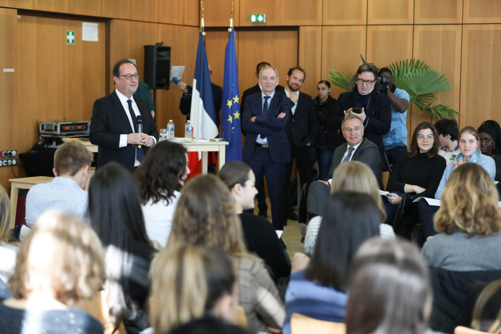 Une centaine de lycéens assistaient ce matin à la conférence