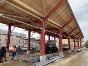 Une halle à l'architecture épurée, dans la continuité de l'esthétique de l'écoquartier des Noés