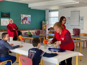 A la cantine, chacun apporte son panier-repas