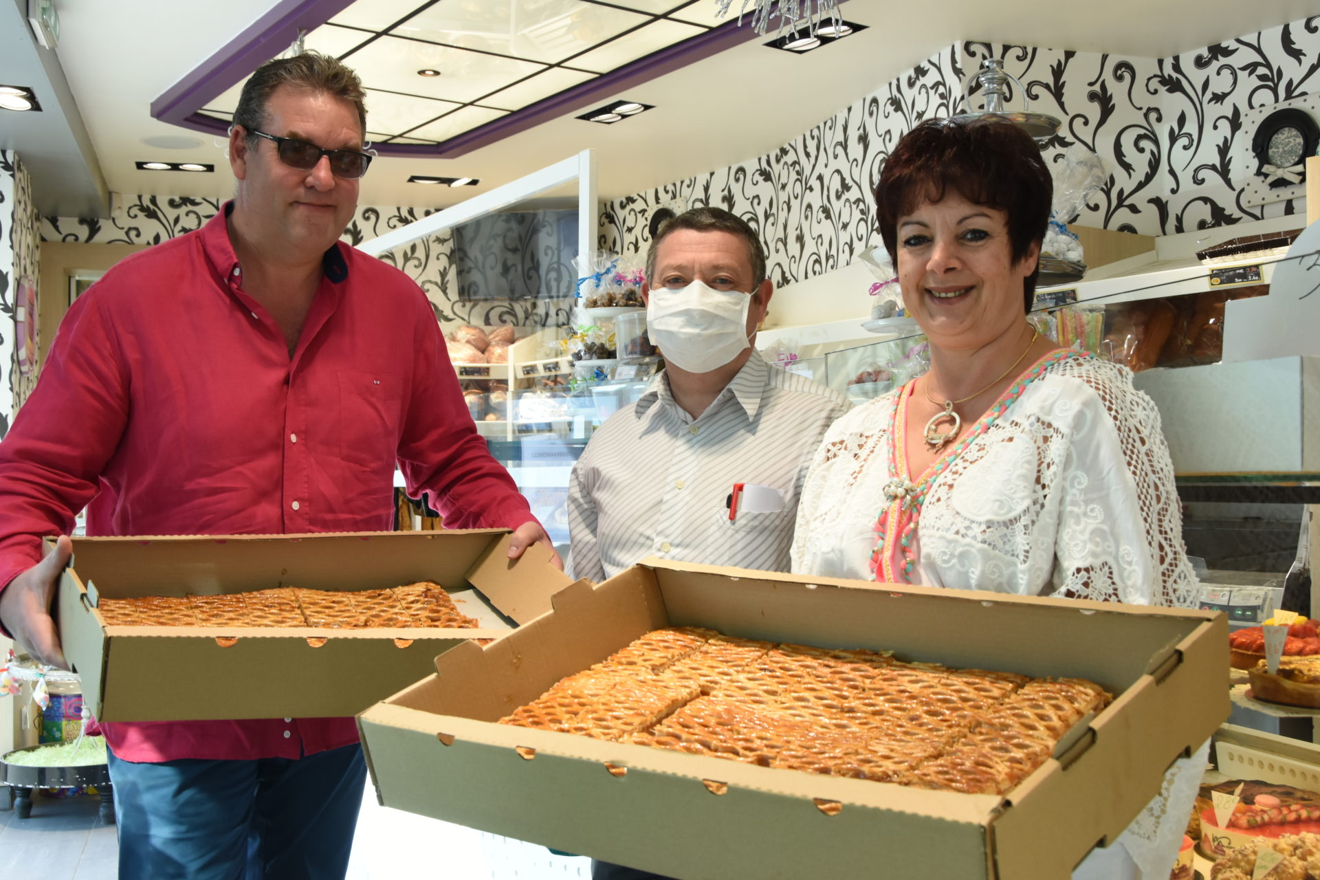 solidaire la boulangerie covin offre pains et patisseries val de reuil