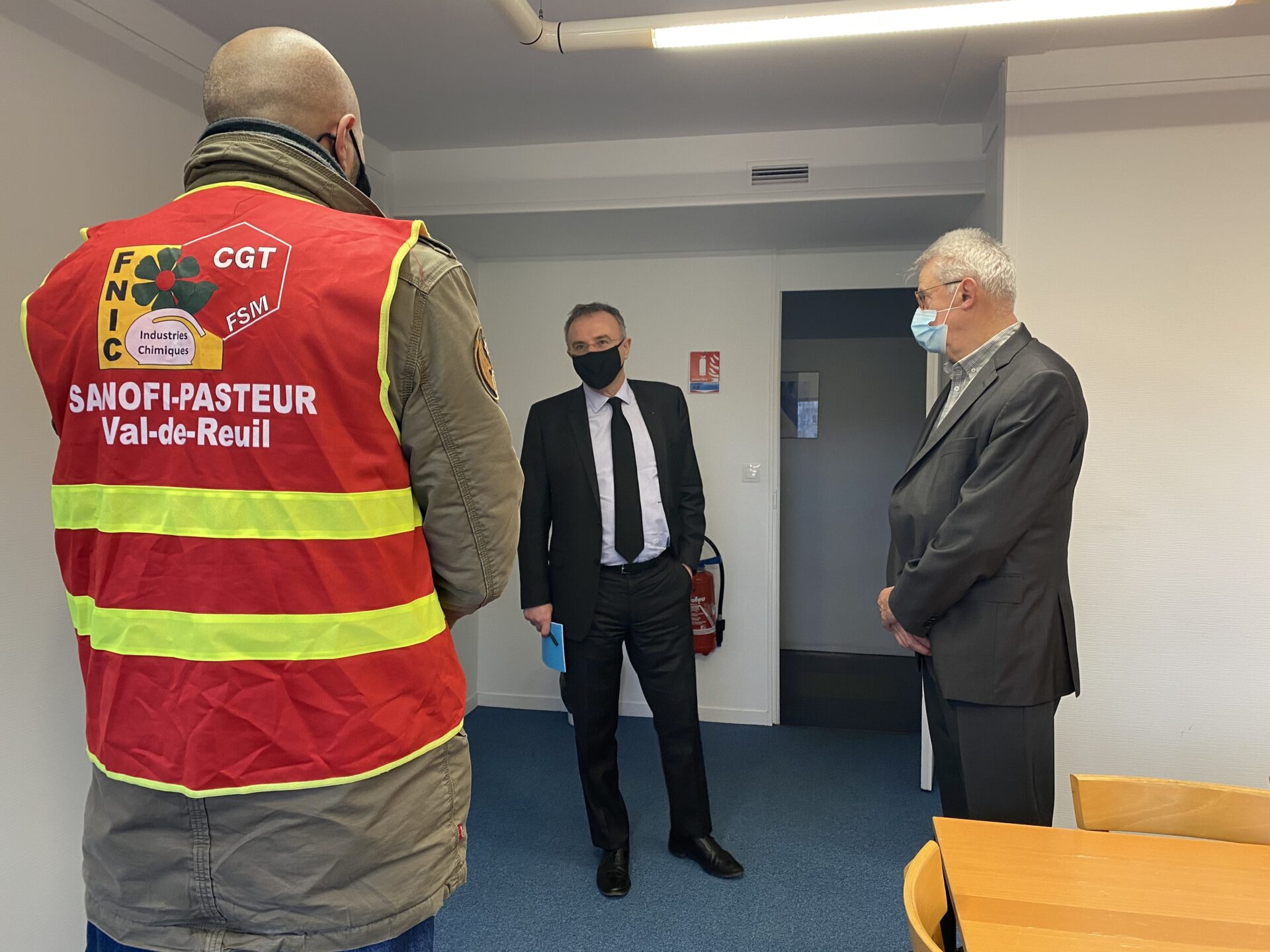 Communiqué : La Ville solidaire des salariés du site de SANOFI de Val