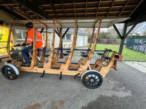 Le vélobus avec assistance électrique pour les crèches et les familles  nombreuses