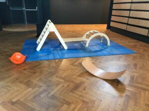 L'association la Semaine des 4 jeudis propose un atelier parents/enfants motricité libre, mercredi 22 janvier 2025 de 9h30 à 11h30 à la Maison de la Jeunesse et des Associations.