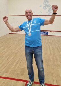 Début mai, Dominique Le Gal, licencié au VRTS, a décroché la médaille d’argent aux championnats de France vétérans de squash en catégorie +70 ans à Paris. Fin août, il se rendra en Pologne pour les championnats d’Europe.