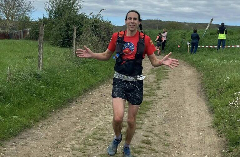 Jérémy Barber vient d’achever un défi à la hauteur de son goût du dépassement : gravir 500 fois en un an la mythique Côte des Deux Amants à Val-de-Reuil.
