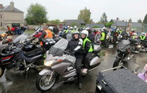 L’association EMDUJ, qui offre des promenades à moto à des personnes en situation de handicap, s’est installée à Val-de-Reuil en septembre dernier. Portée par son président Gérard Weibel, cette grande famille s'active pour préparer sa prochaine grande balade solidaire d'ici la rentrée.