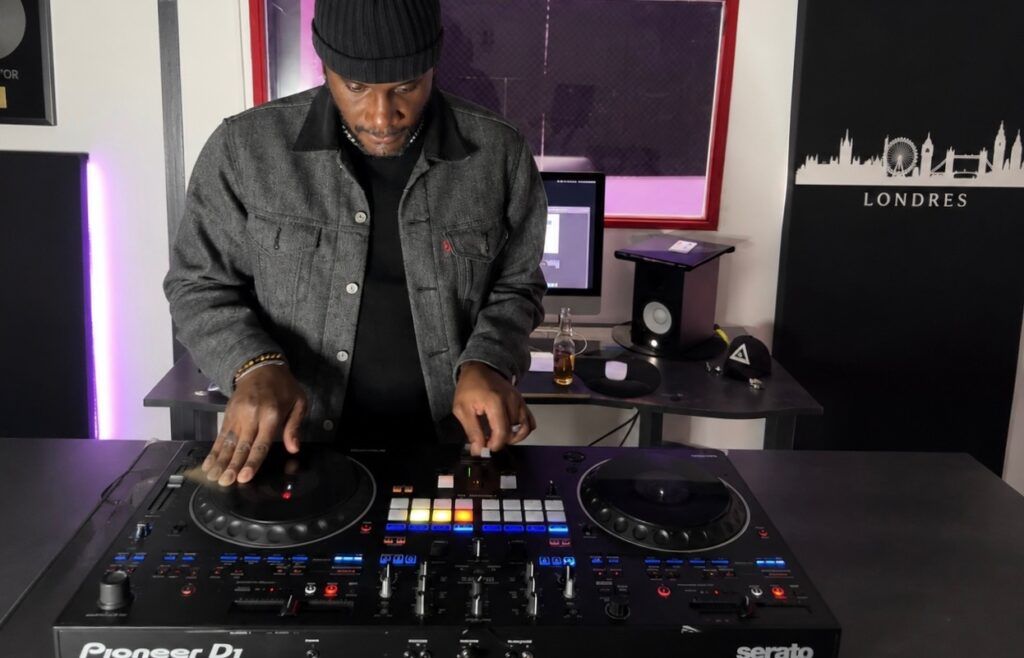 L’association VDR Records se lance un nouveau défi depuis avril dernier : s’implanter dans la Ville Nouvelle afin d’accompagner les jeunes talents locaux de la musique urbaine mais surtout performer pour ceux qui le veulent.